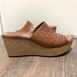 🔥SALE🔥Clark’s Artisan Wedge Sandal